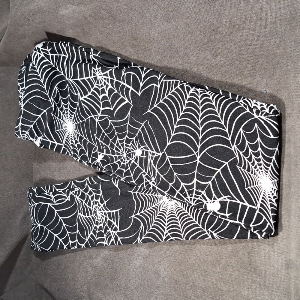SWS Collection Spider Webs Black White Tapered Lightweight Leggings NWT S